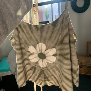 Cute thrifted cropped tie dye green tank top